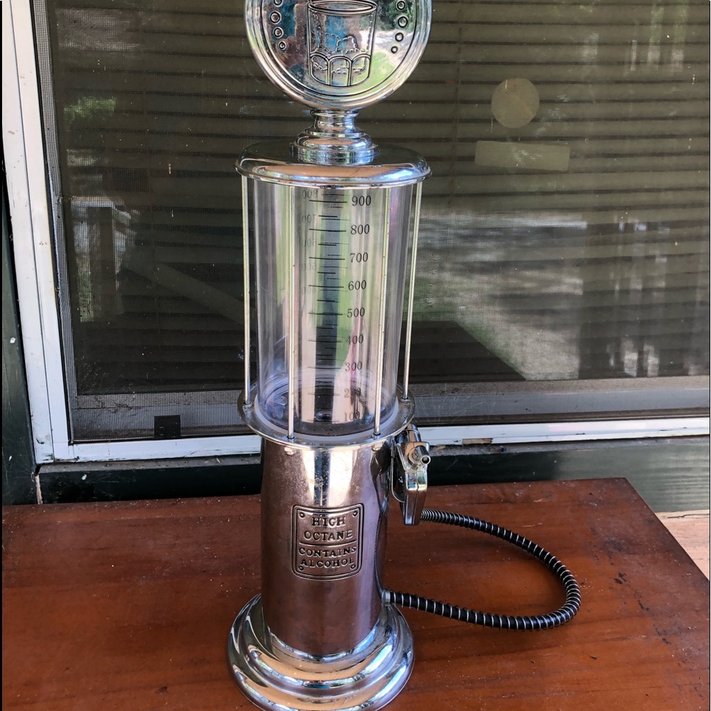 Gas pump liquor dispenser